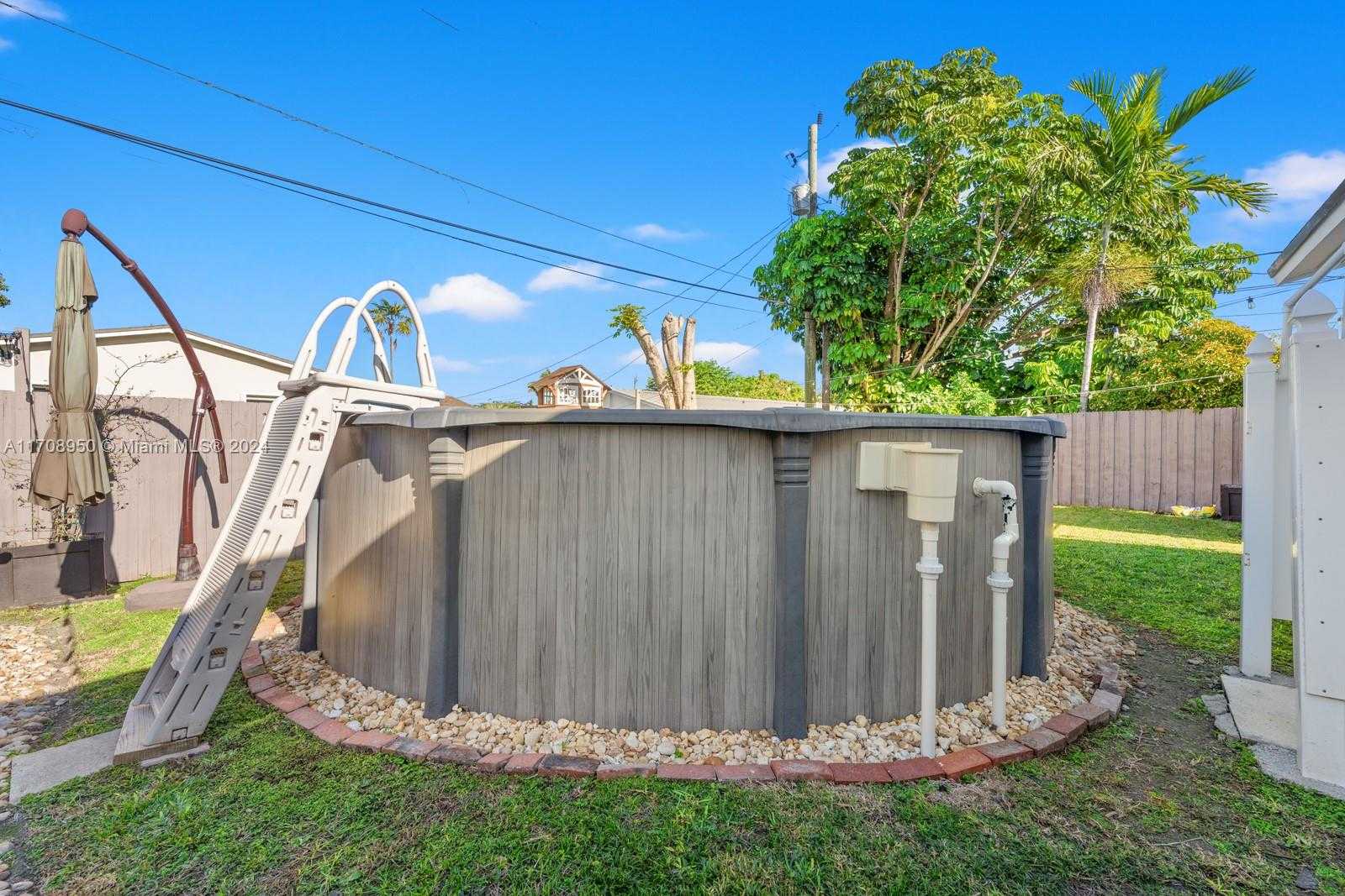 Small Image of 18745 SOUTH WEST 99TH RD, Cutler Bay Number 35