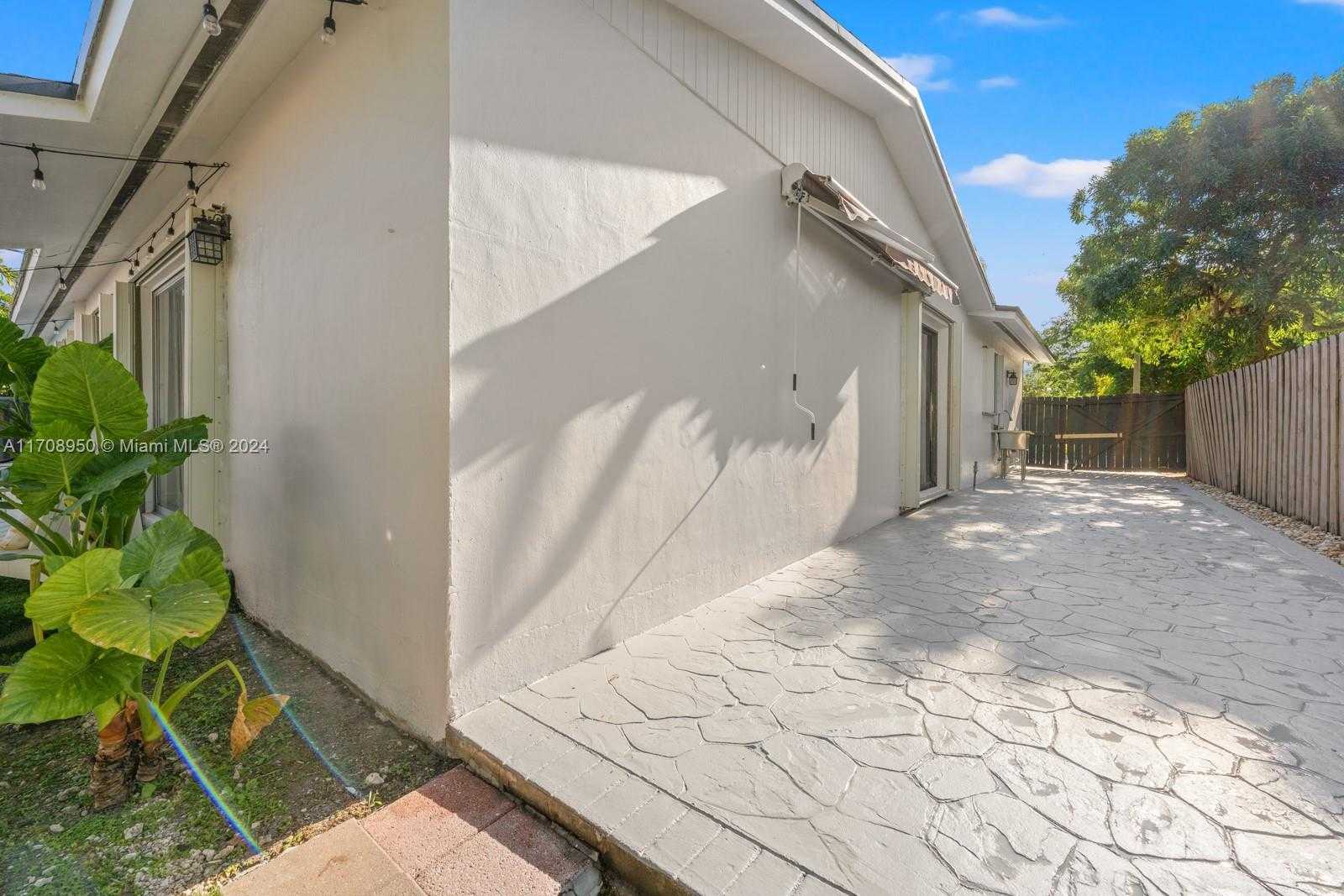 Small Image of 18745 SOUTH WEST 99TH RD, Cutler Bay Number 38
