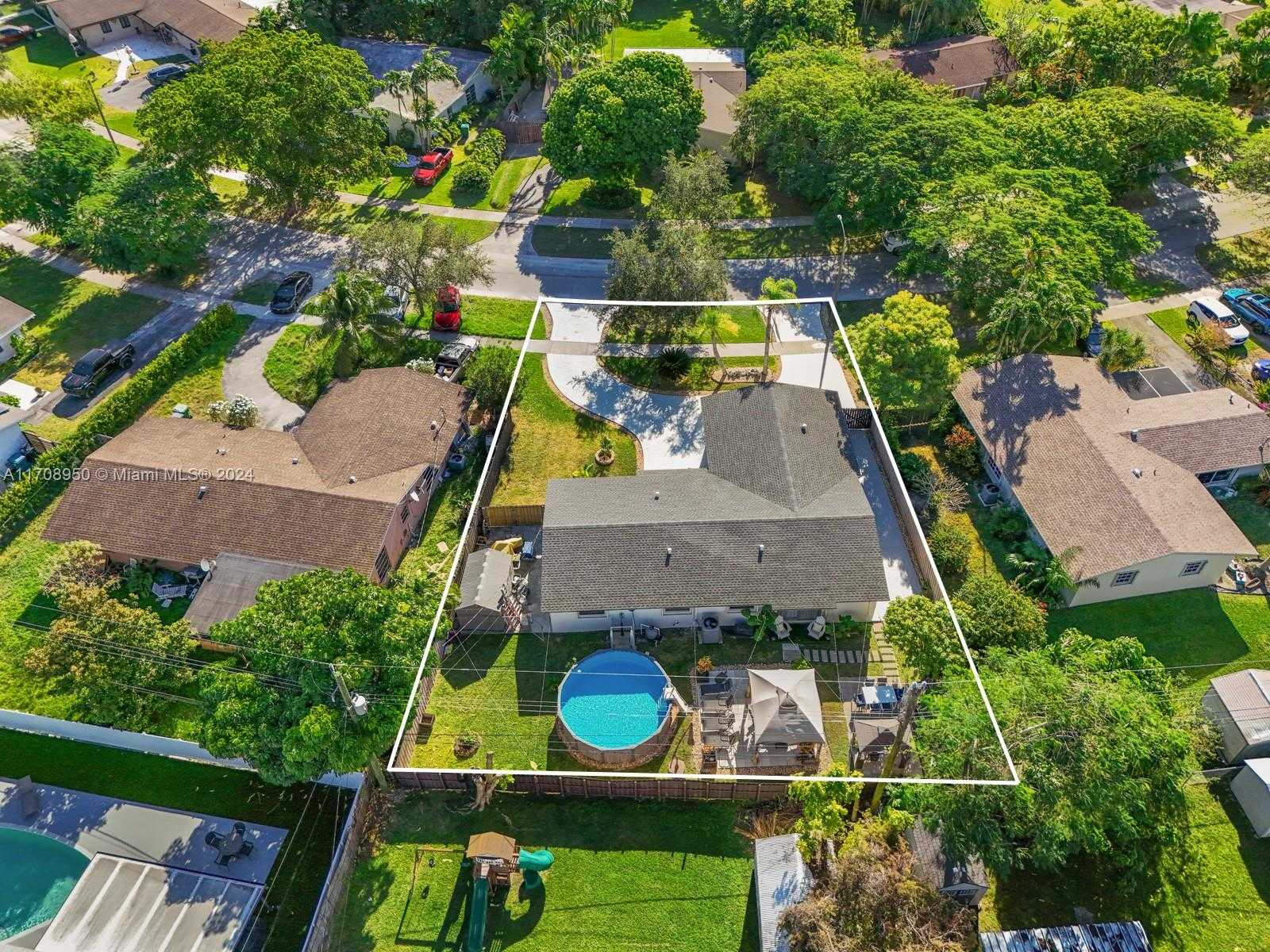 Small Image of 18745 SOUTH WEST 99TH RD, Cutler Bay Number 42