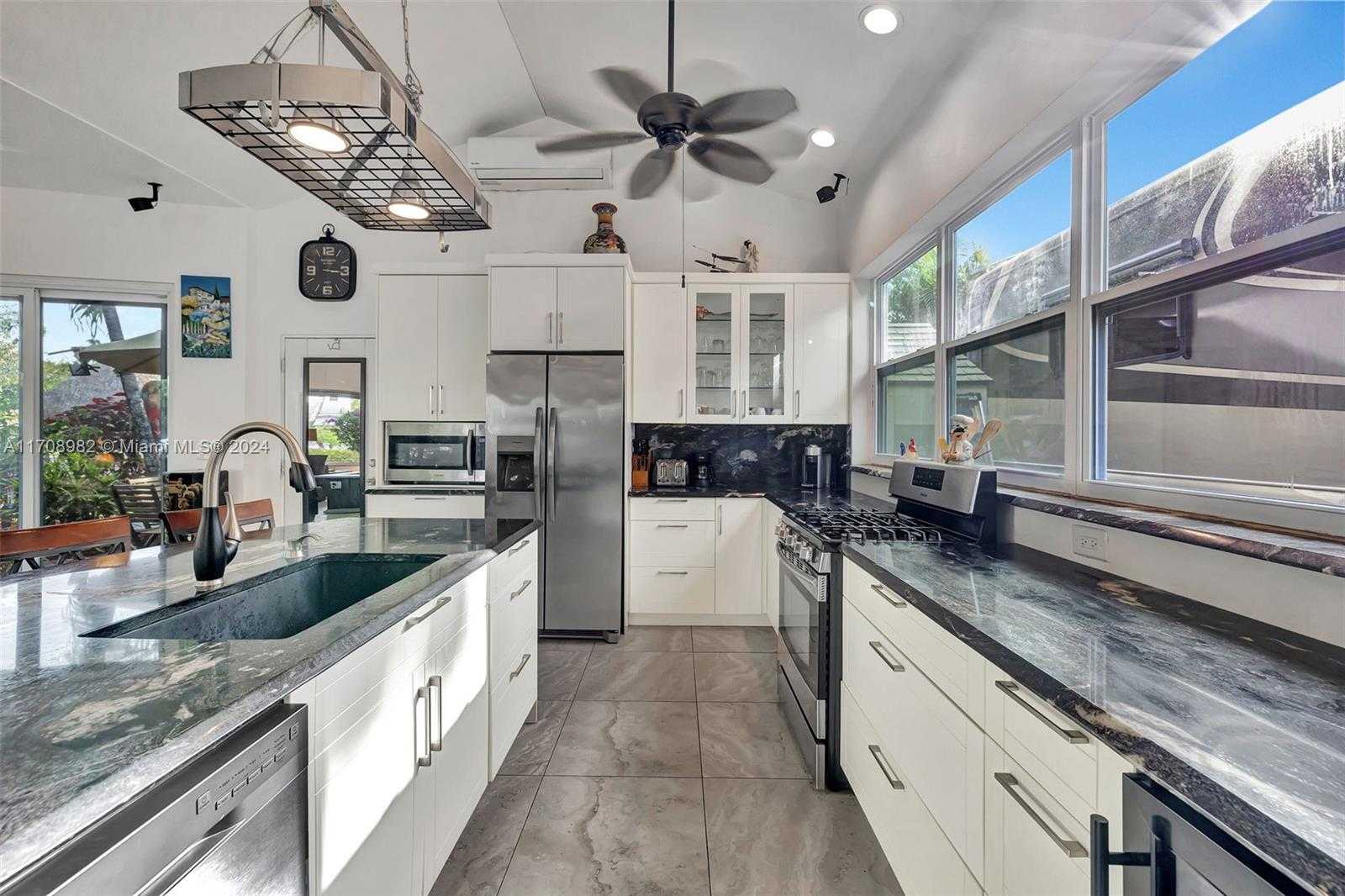Small Image of 536 NORTH CORTEZ DR, Margate Number 15