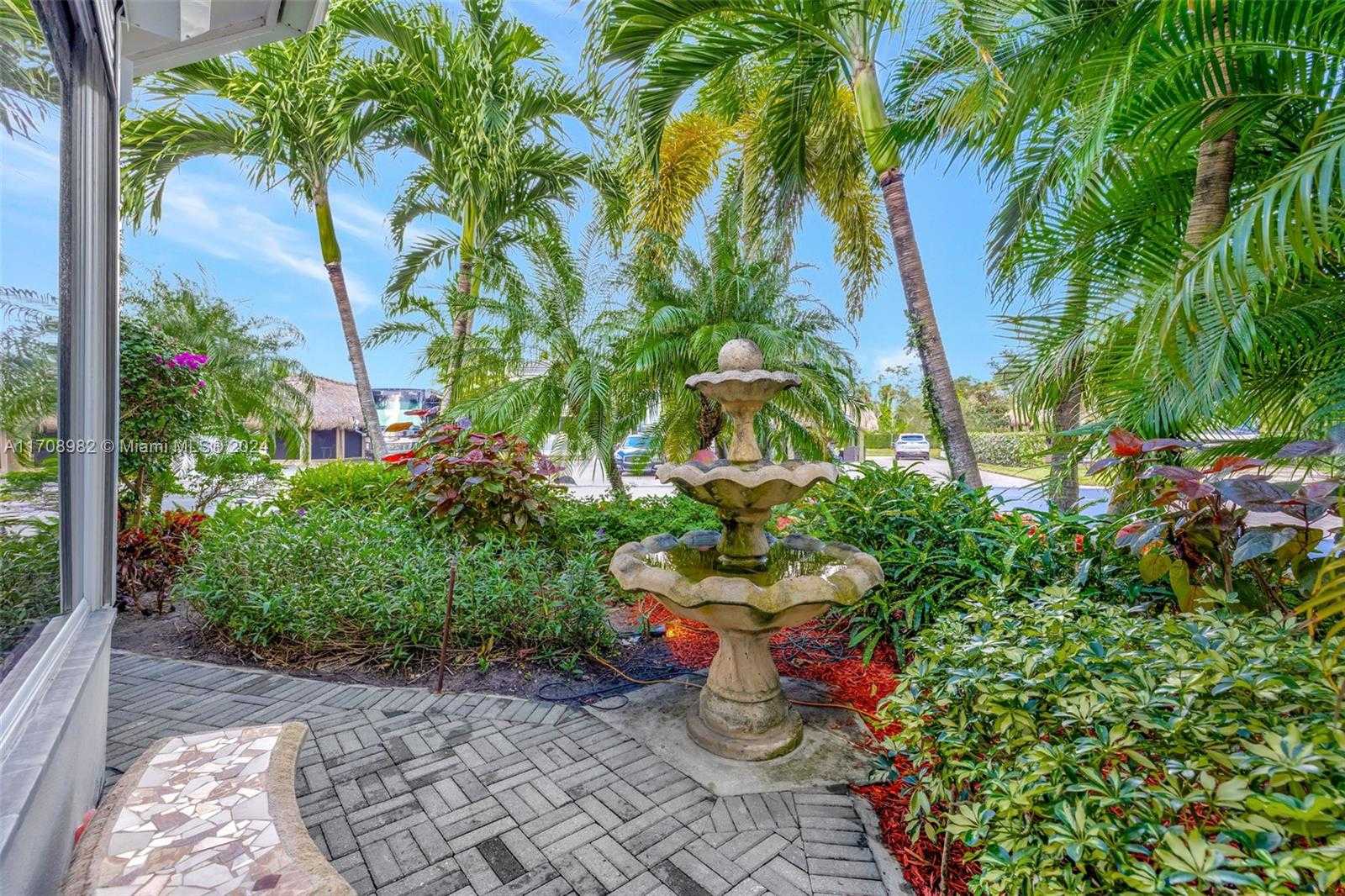 Small Image of 536 NORTH CORTEZ DR, Margate Number 23