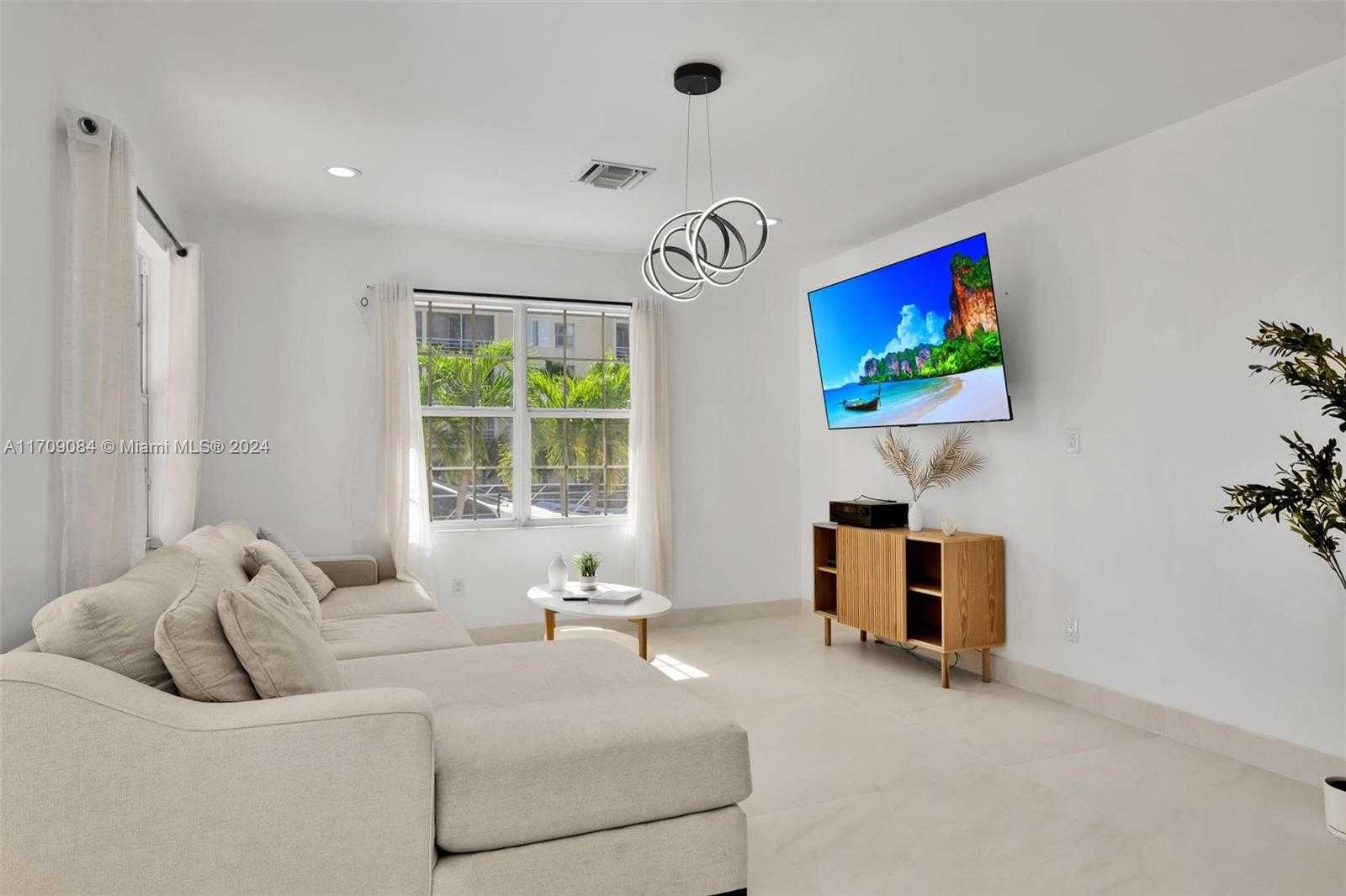 Small Image of 2940 NORTH EAST 164TH ST, North Miami Beach Number 12