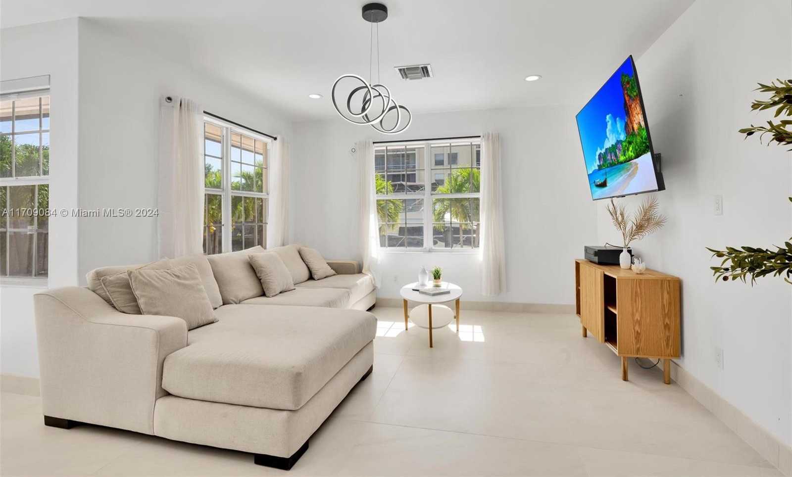 Small Image of 2940 NORTH EAST 164TH ST, North Miami Beach Number 14