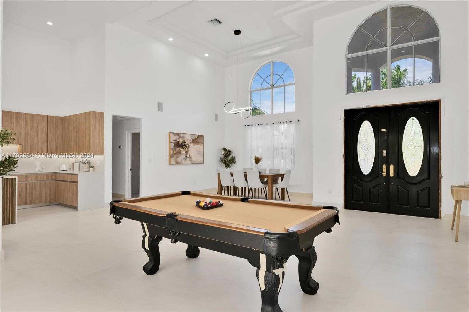 Small Image of 2940 NORTH EAST 164TH ST, North Miami Beach Number 18