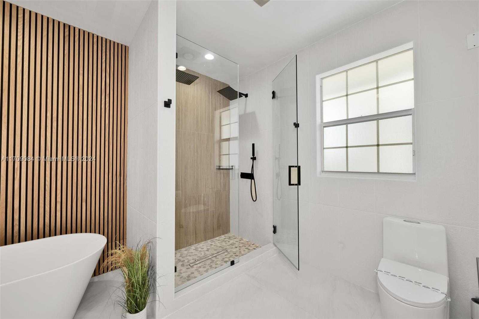 Small Image of 2940 NORTH EAST 164TH ST, North Miami Beach Number 25