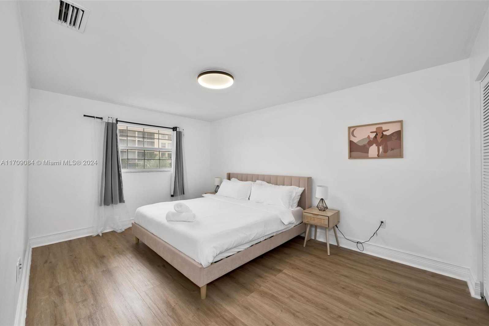 Small Image of 2940 NORTH EAST 164TH ST, North Miami Beach Number 28