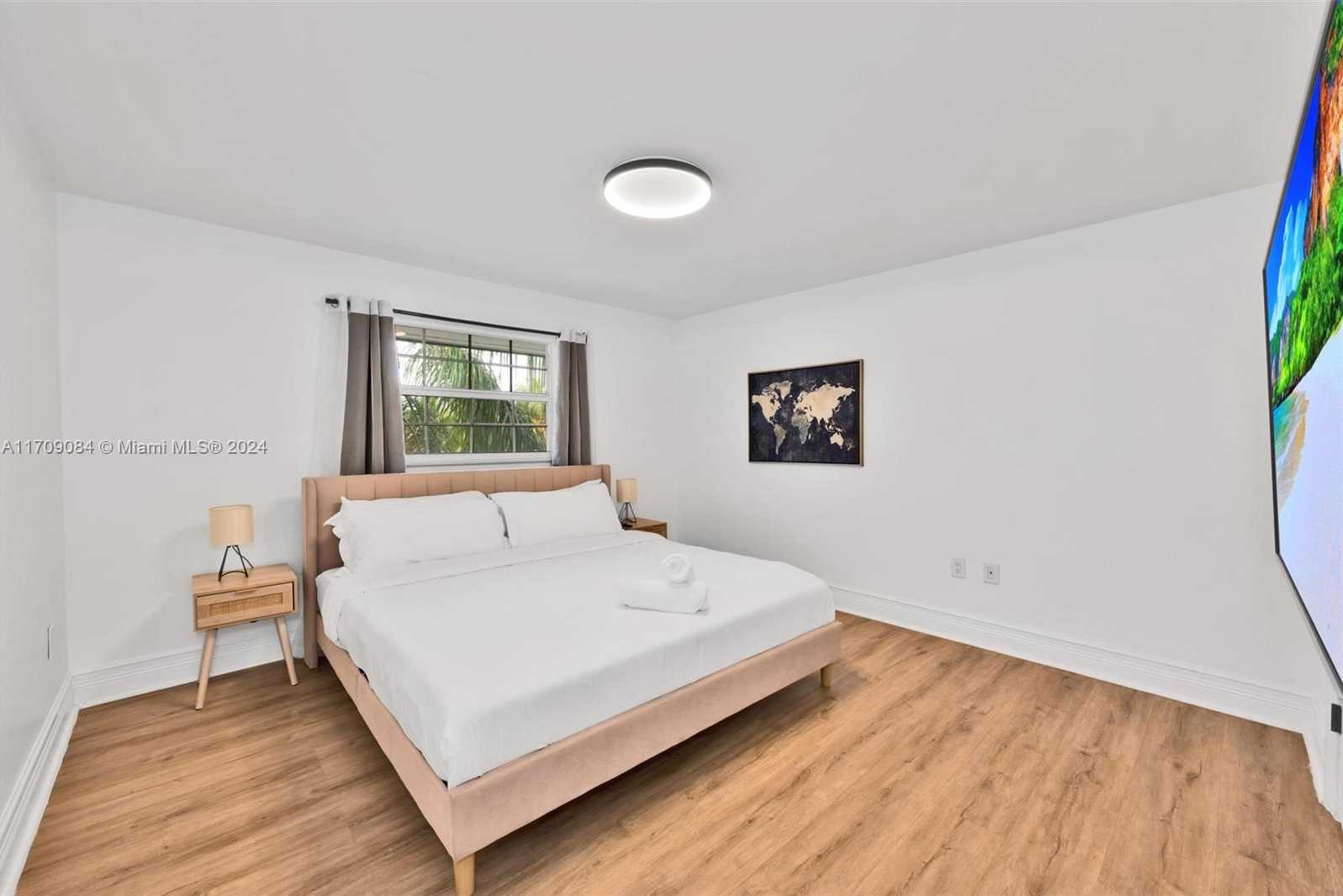 Small Image of 2940 NORTH EAST 164TH ST, North Miami Beach Number 32