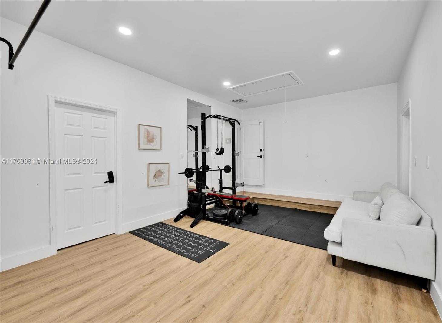 Small Image of 2940 NORTH EAST 164TH ST, North Miami Beach Number 35