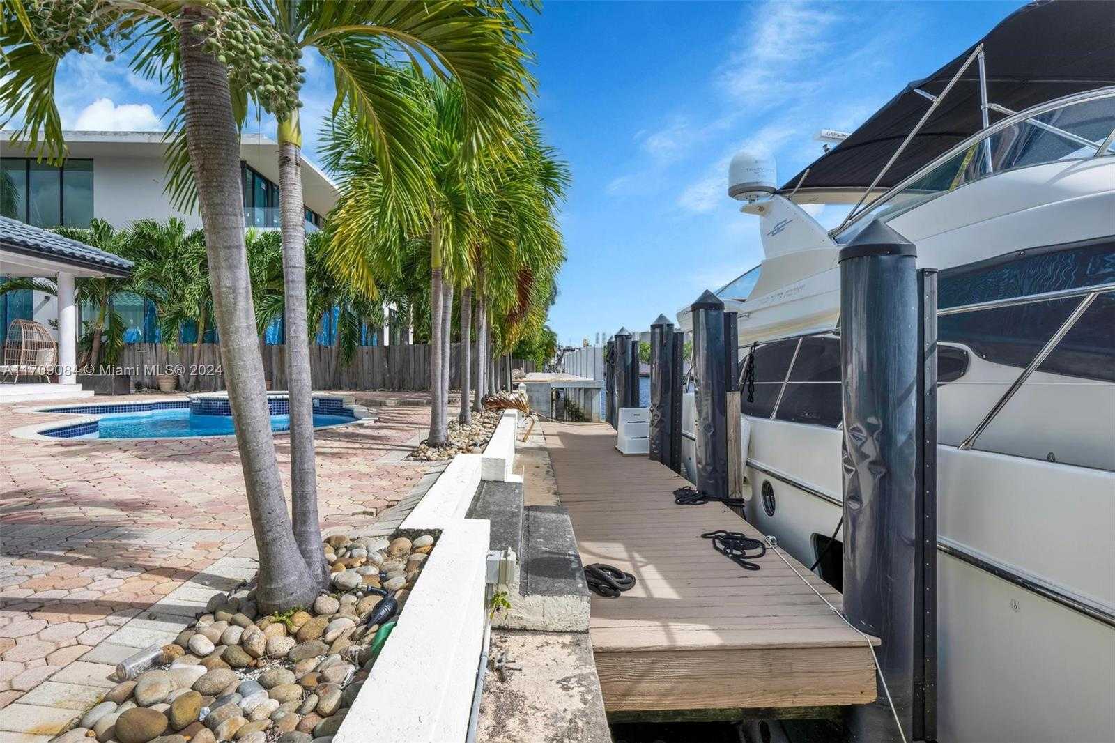Small Image of 2940 NORTH EAST 164TH ST, North Miami Beach Number 43