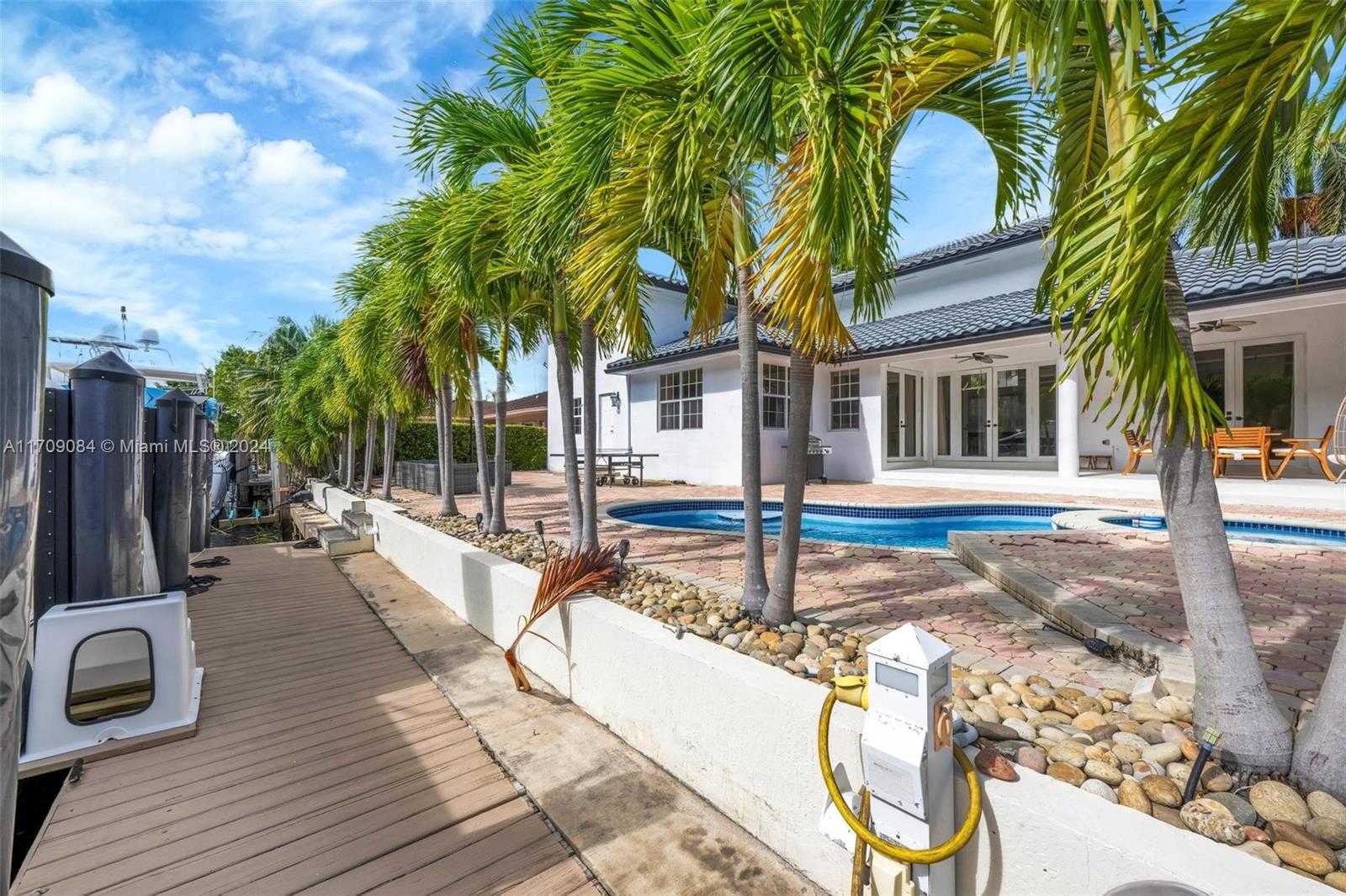 Small Image of 2940 NORTH EAST 164TH ST, North Miami Beach Number 45