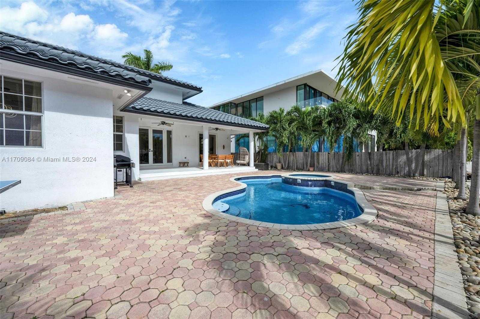 Small Image of 2940 NORTH EAST 164TH ST, North Miami Beach Number 46