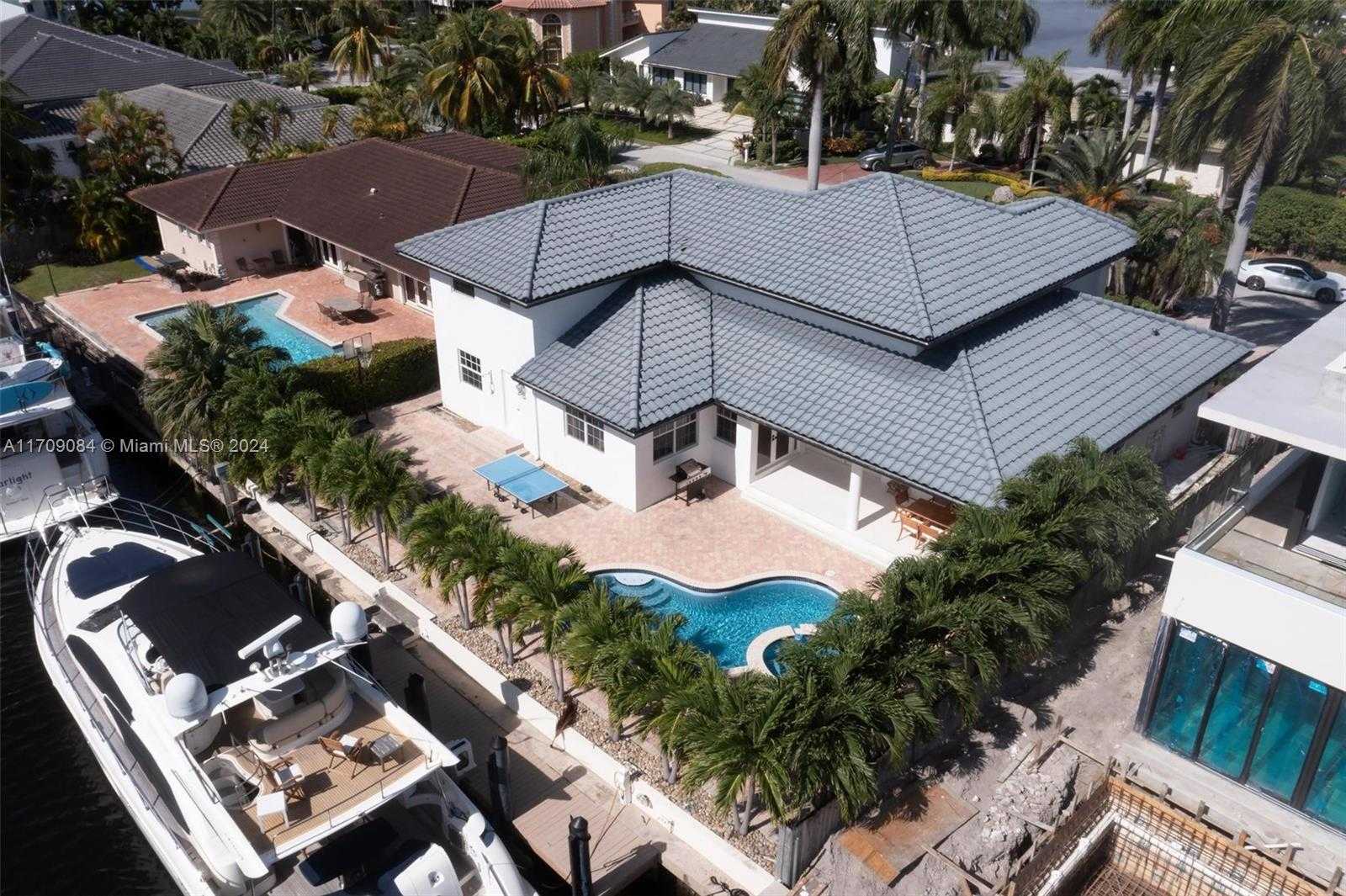 Small Image of 2940 NORTH EAST 164TH ST, North Miami Beach Number 49