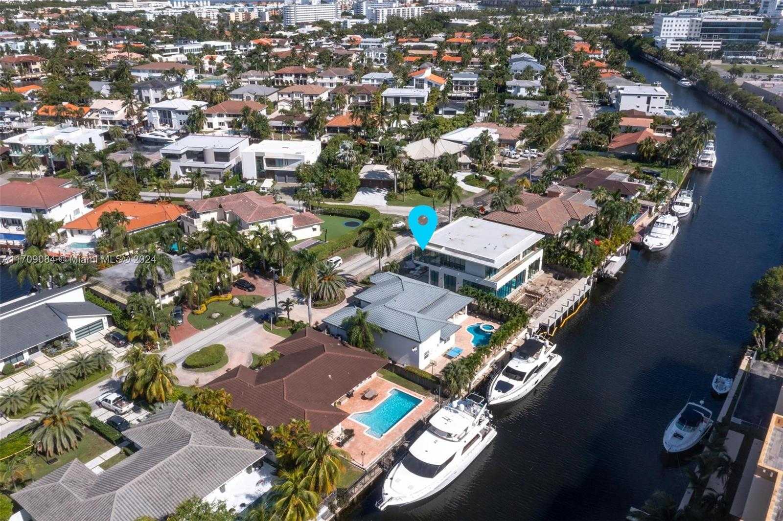 Small Image of 2940 NORTH EAST 164TH ST, North Miami Beach Number 52