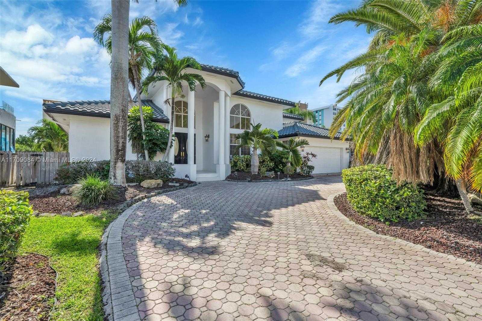 Small Image of 2940 NORTH EAST 164TH ST, North Miami Beach Number 54