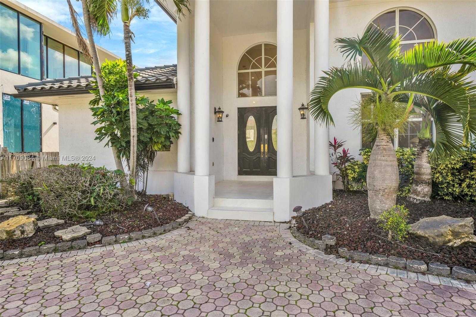 Small Image of 2940 NORTH EAST 164TH ST, North Miami Beach Number 56