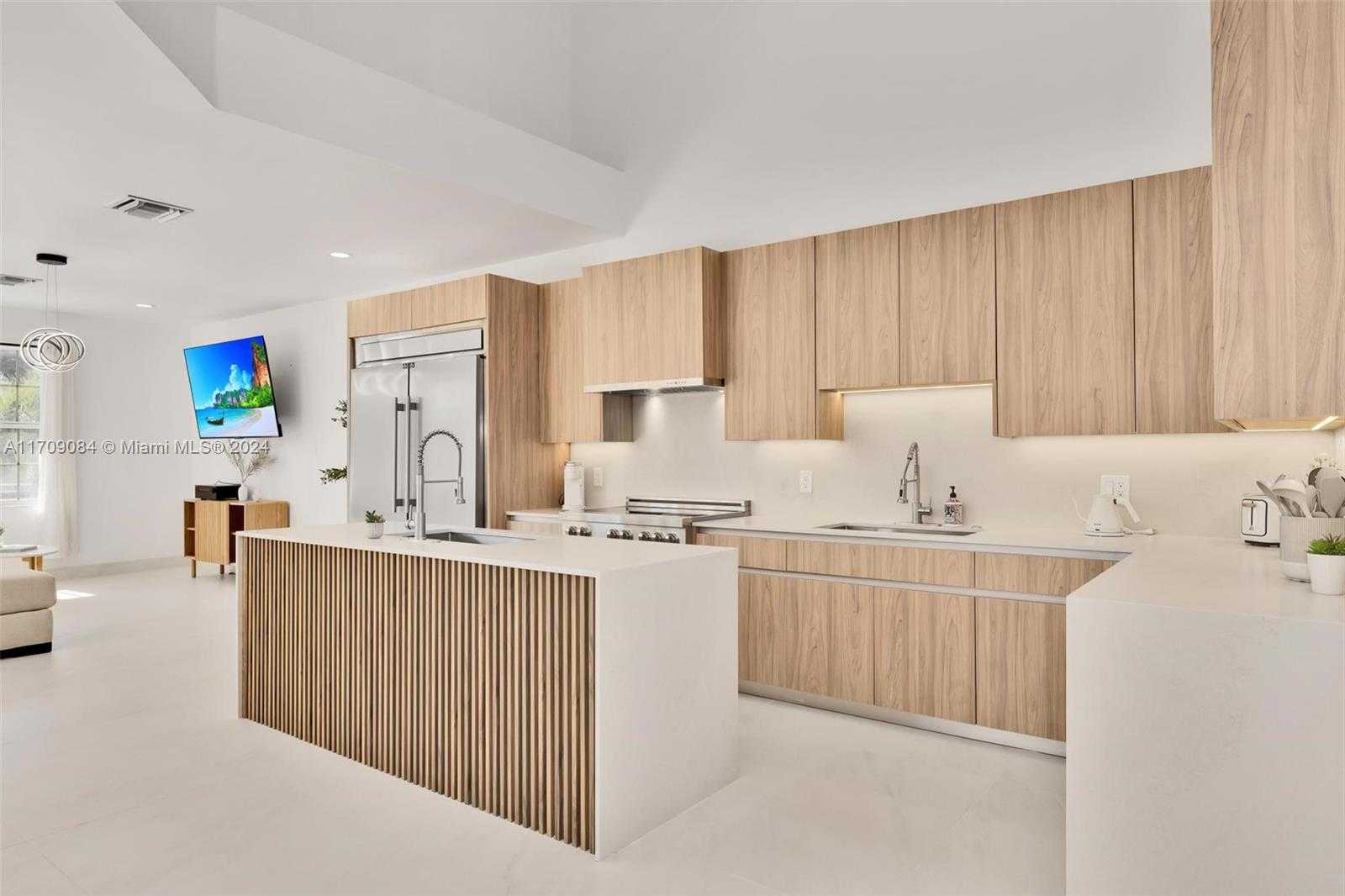 Small Image of 2940 NORTH EAST 164TH ST, North Miami Beach Number 6