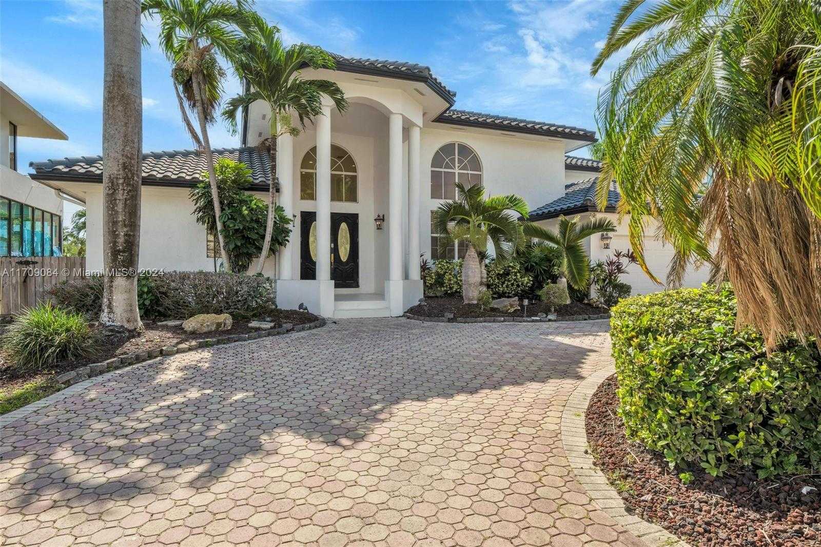 Small Image of 2940 NORTH EAST 164TH ST, North Miami Beach Number 60
