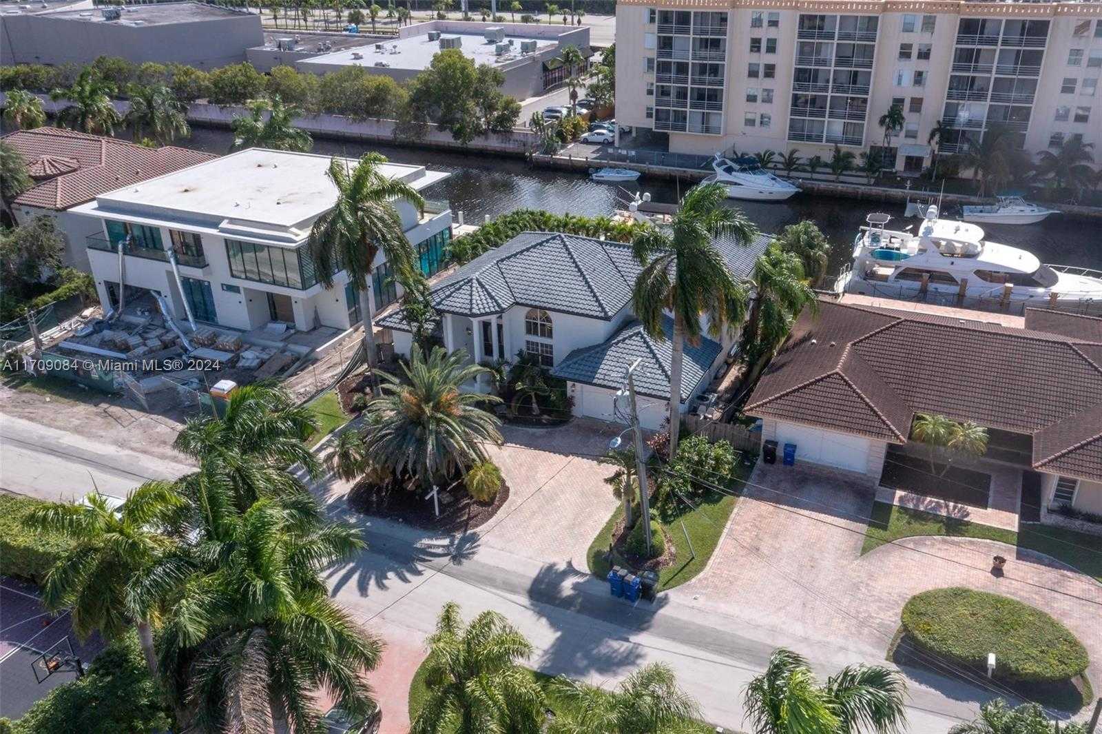 Small Image of 2940 NORTH EAST 164TH ST, North Miami Beach Number 66