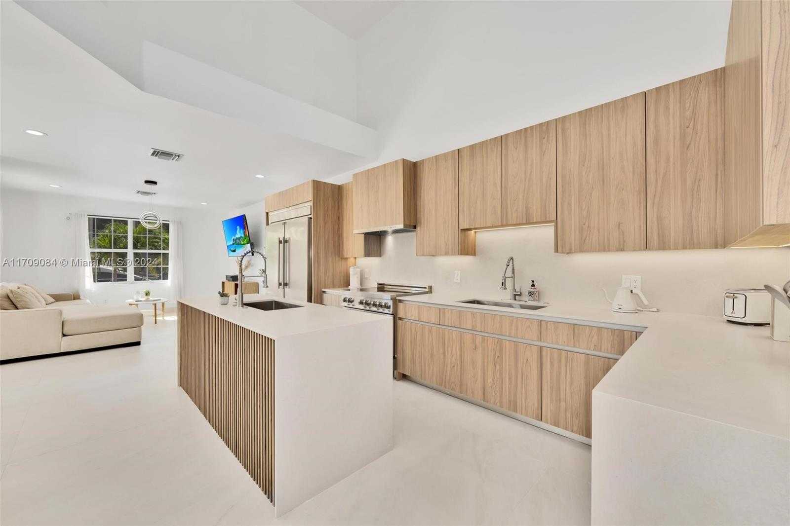 Small Image of 2940 NORTH EAST 164TH ST, North Miami Beach Number 8