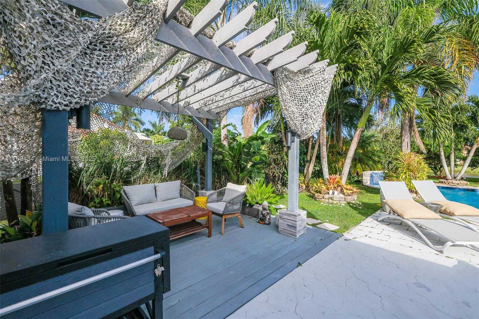 Small Image of 12555 SOUTH WEST 34TH PL, Davie Number 14