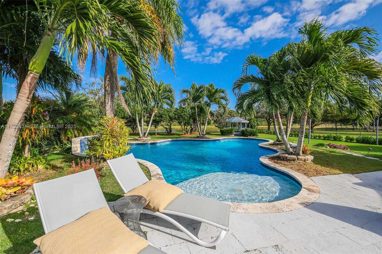 Small Image of 12555 SOUTH WEST 34TH PL, Davie Number 15