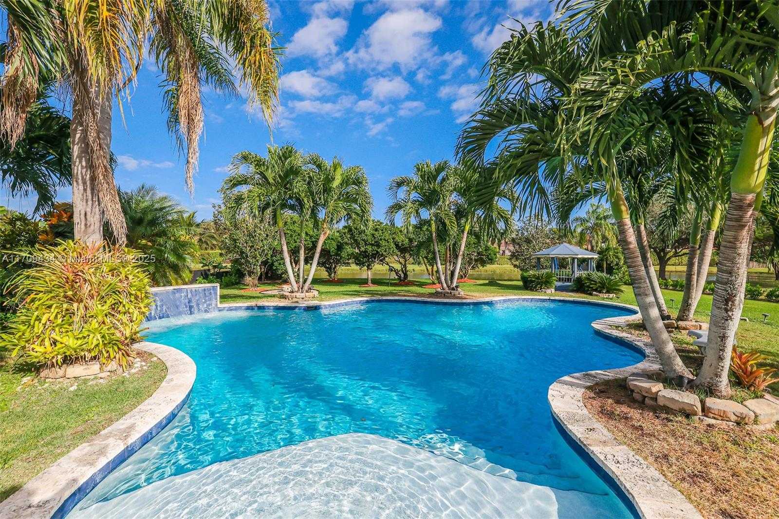 Small Image of 12555 SOUTH WEST 34TH PL, Davie Number 16
