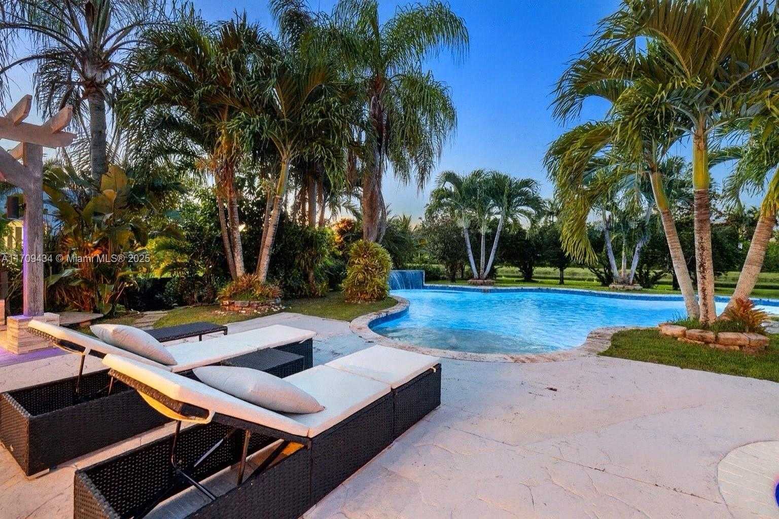Small Image of 12555 SOUTH WEST 34TH PL, Davie Number 17