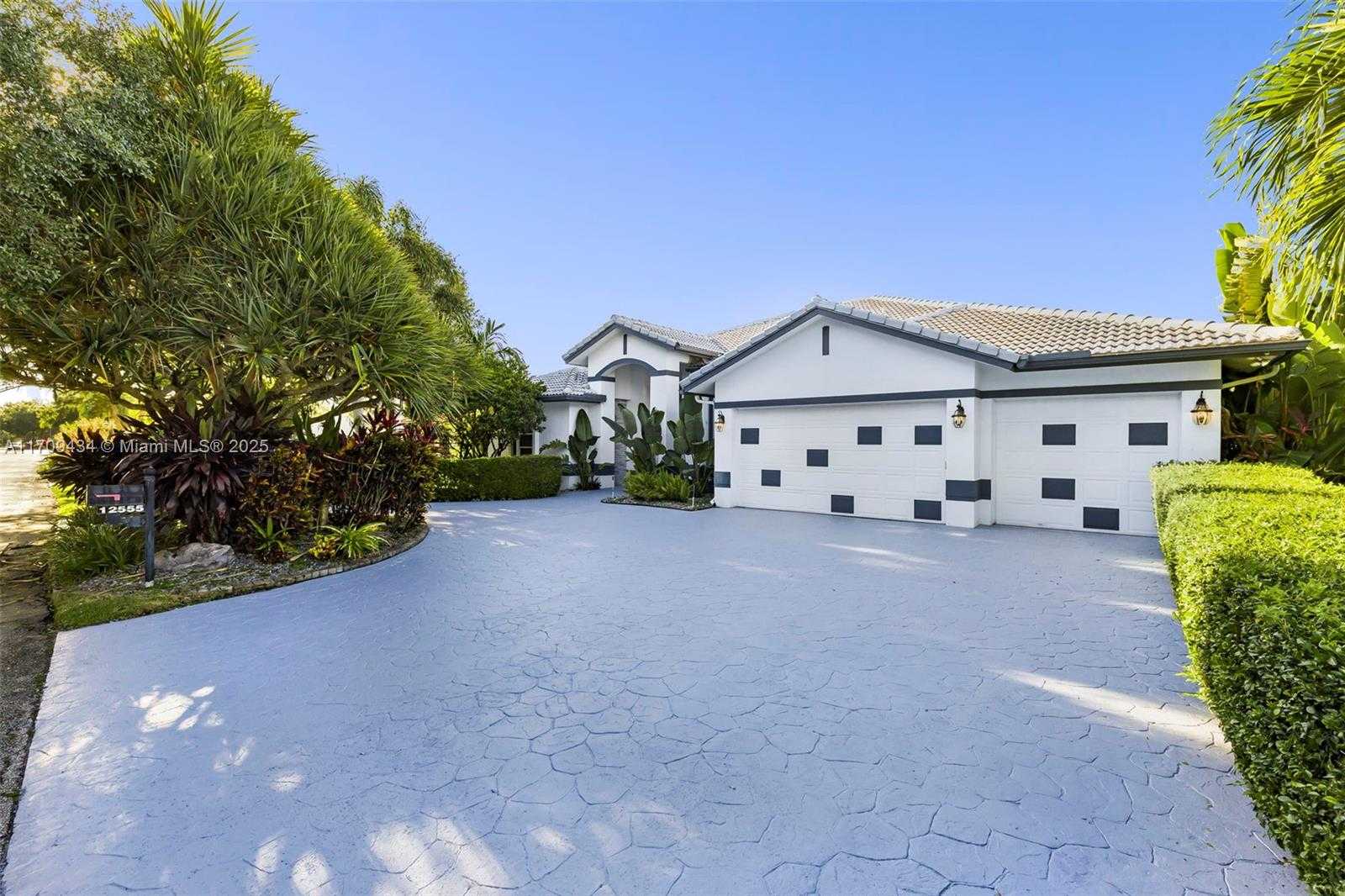 Small Image of 12555 SOUTH WEST 34TH PL, Davie Number 2