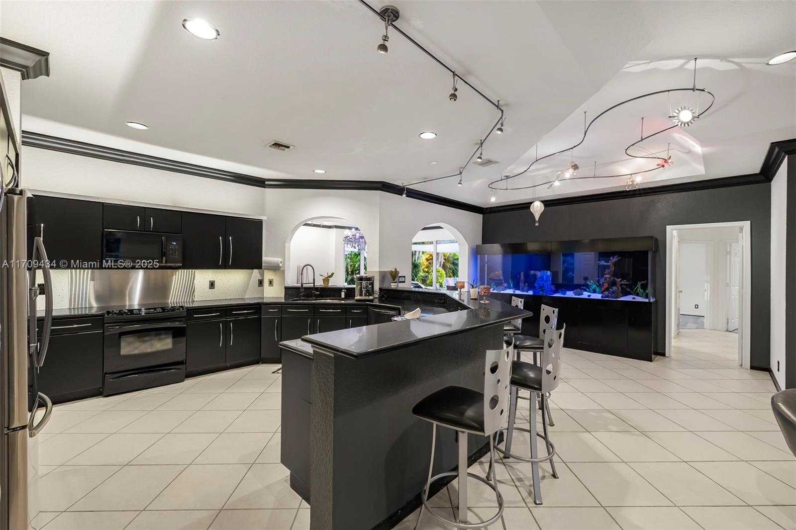 Small Image of 12555 SOUTH WEST 34TH PL, Davie Number 31