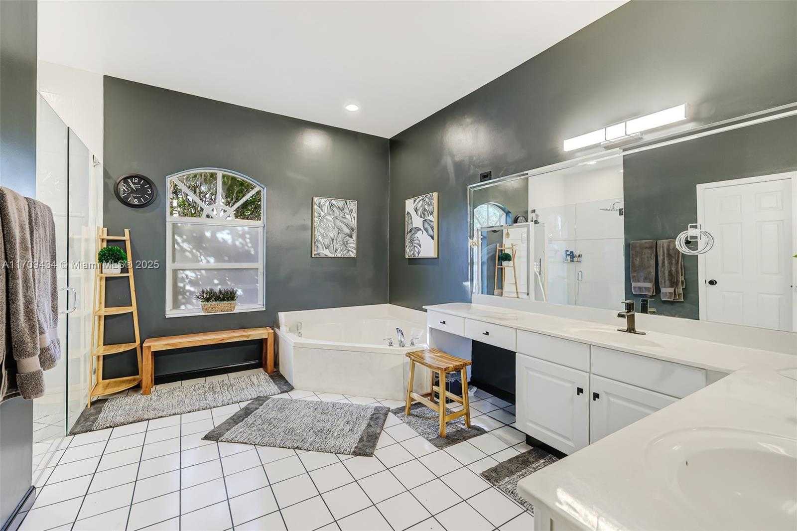 Small Image of 12555 SOUTH WEST 34TH PL, Davie Number 49