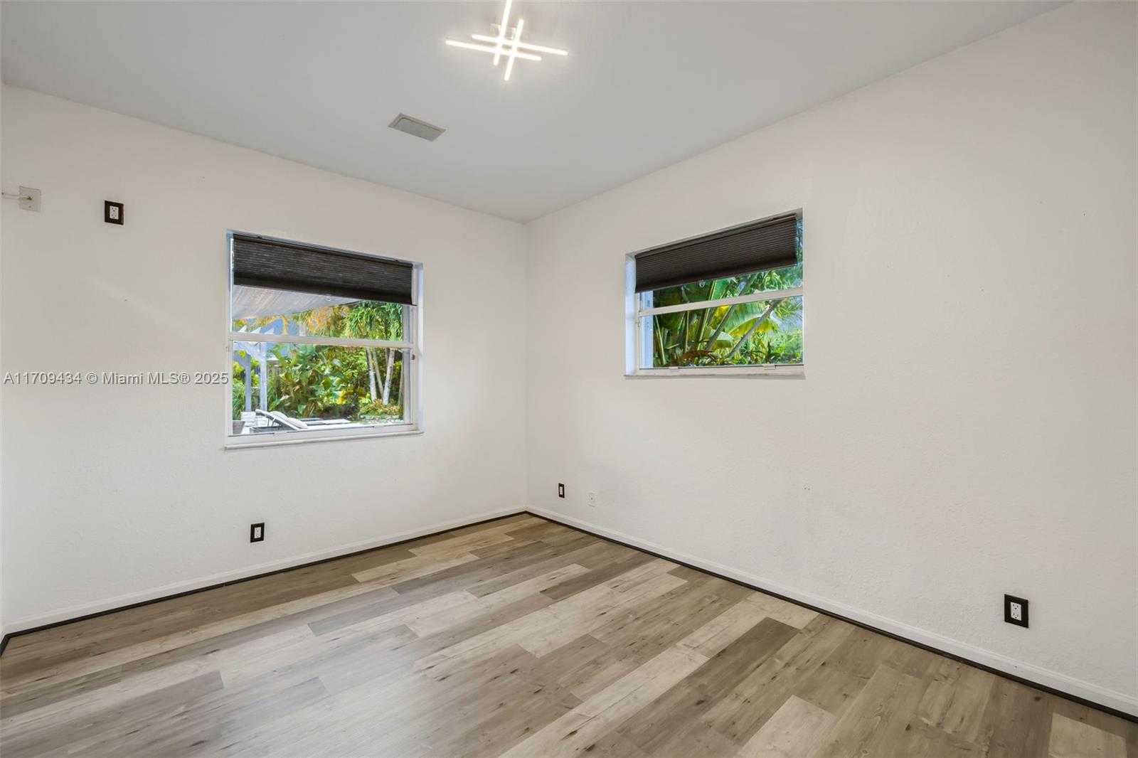 Small Image of 12555 SOUTH WEST 34TH PL, Davie Number 54