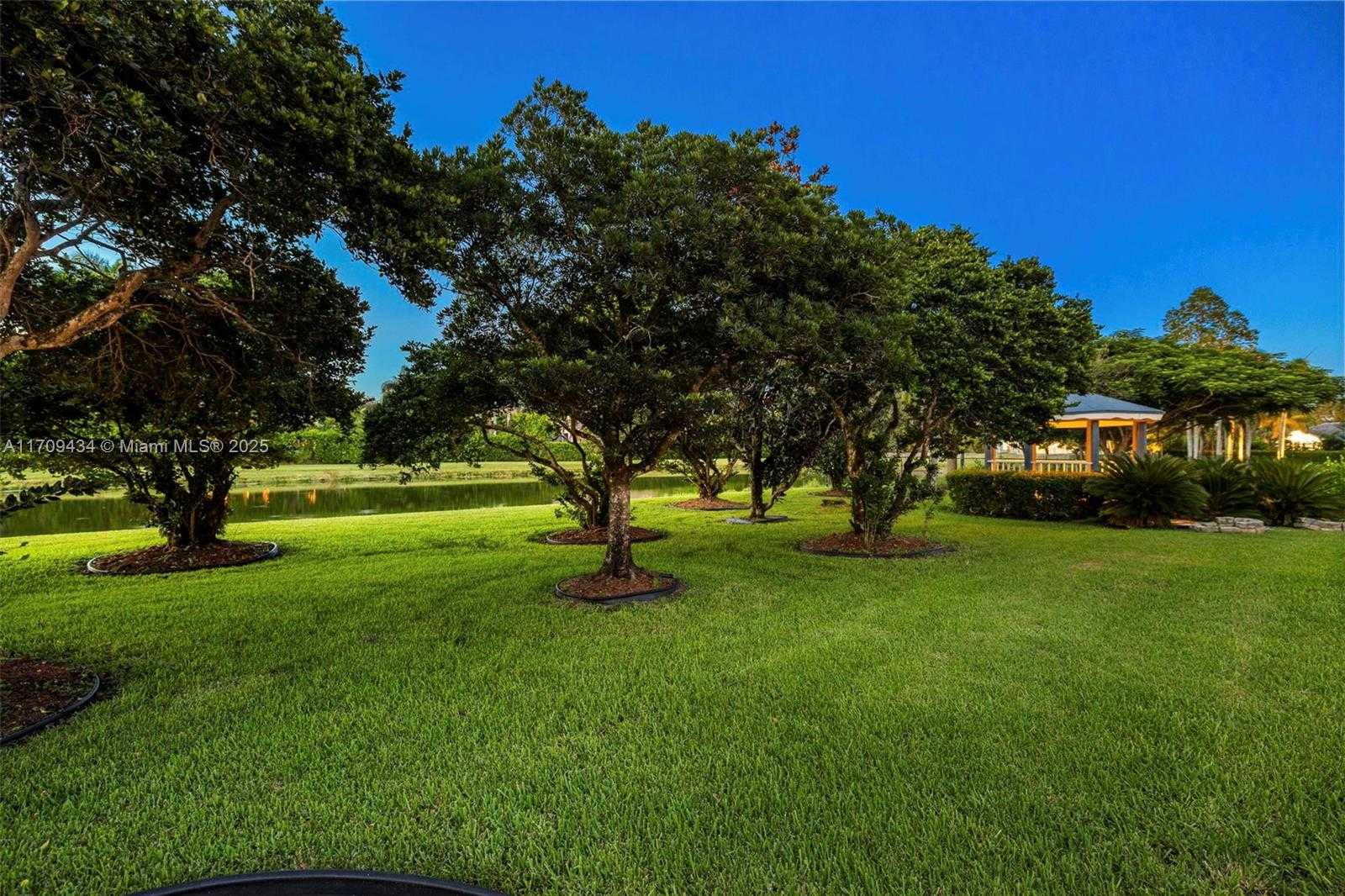 Small Image of 12555 SOUTH WEST 34TH PL, Davie Number 67