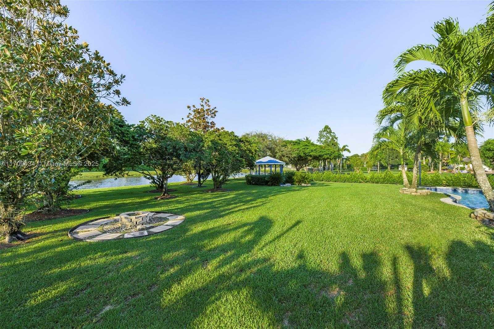 Small Image of 12555 SOUTH WEST 34TH PL, Davie Number 75