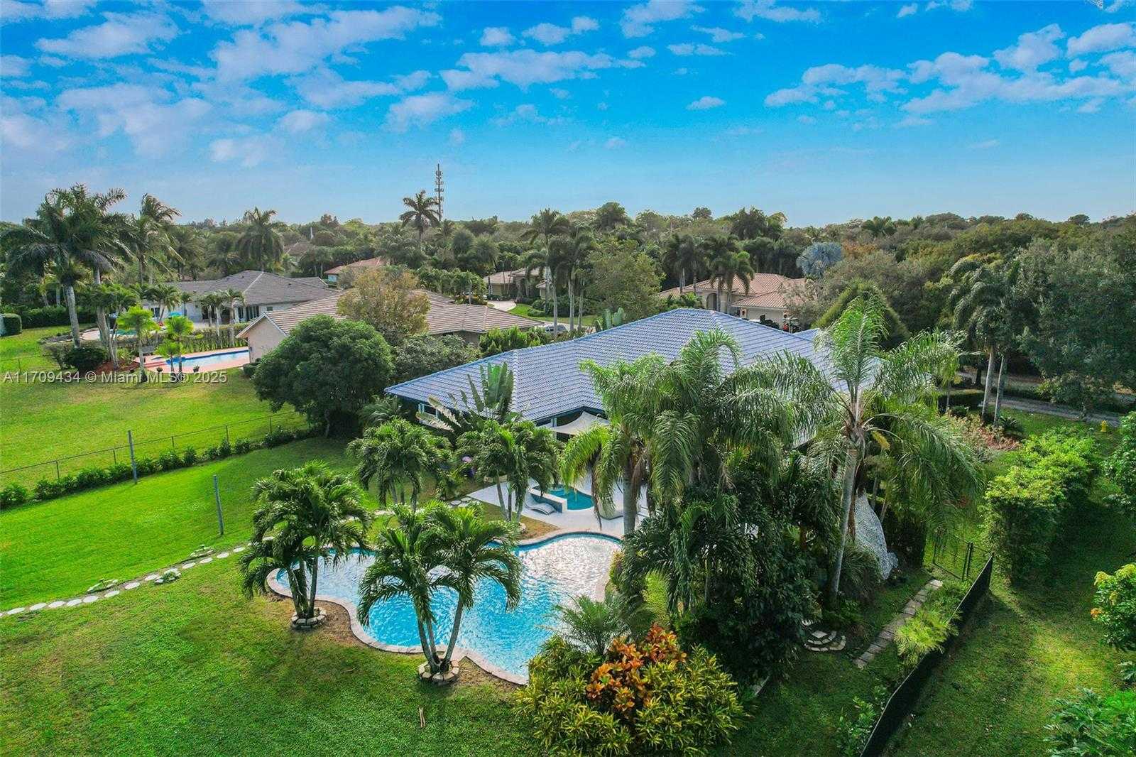 Small Image of 12555 SOUTH WEST 34TH PL, Davie Number 85