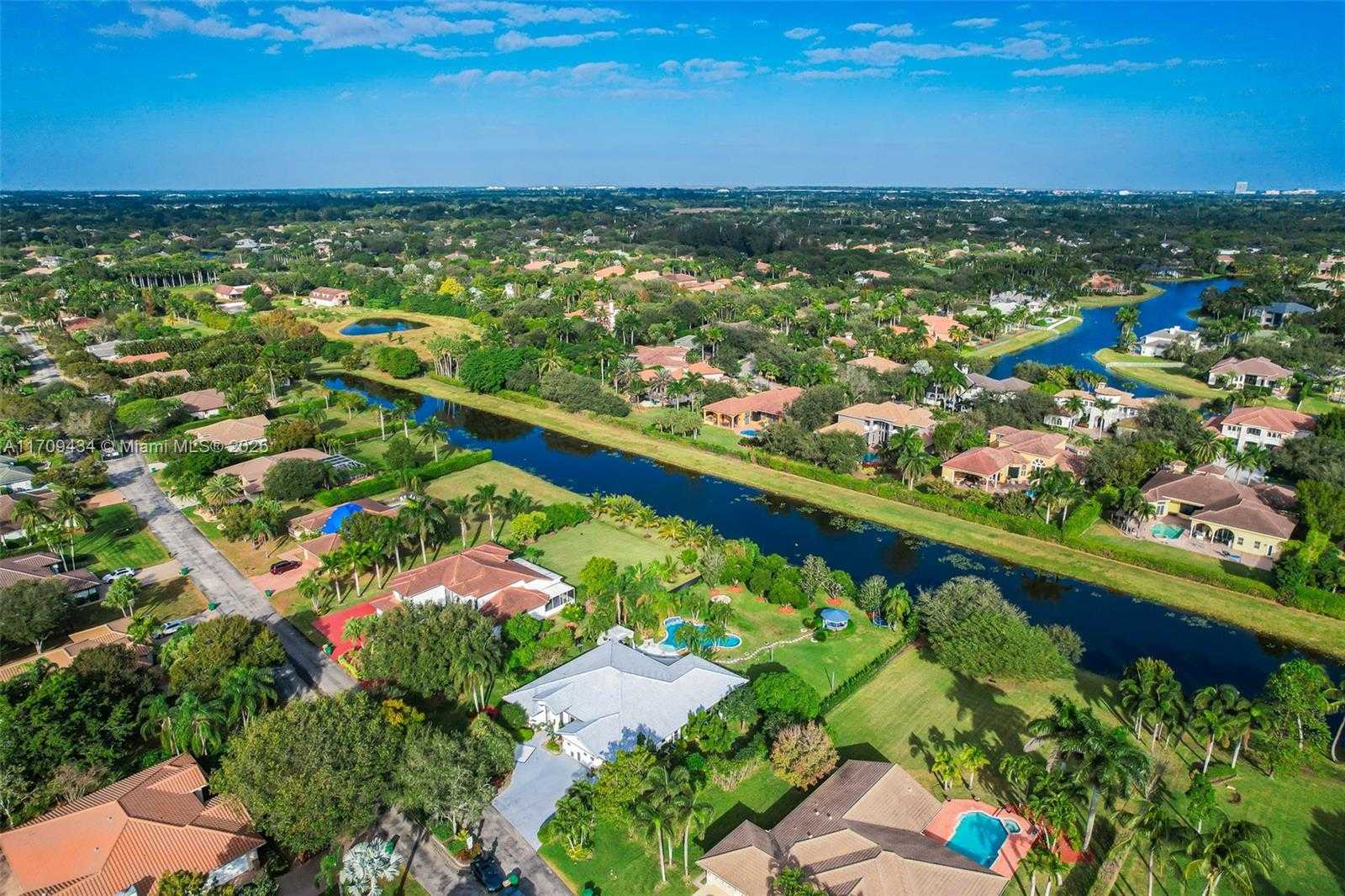 Small Image of 12555 SOUTH WEST 34TH PL, Davie Number 87