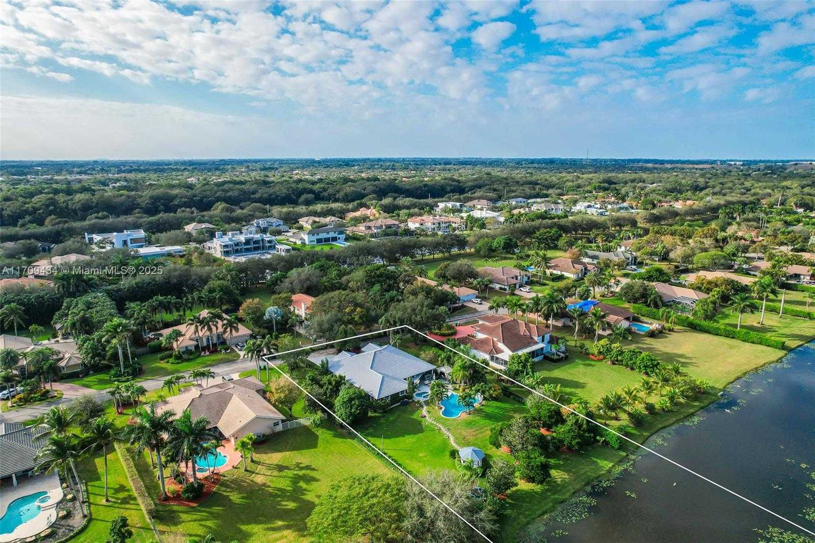 Small Image of 12555 SOUTH WEST 34TH PL, Davie Number 92