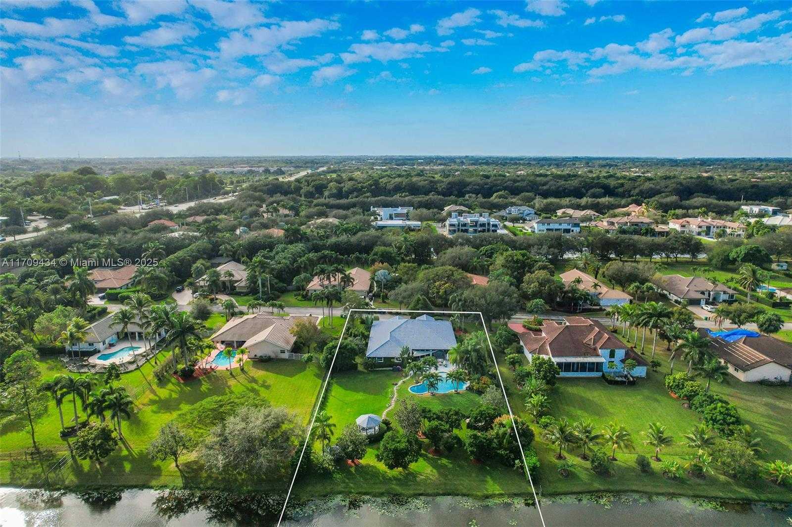 Small Image of 12555 SOUTH WEST 34TH PL, Davie Number 94