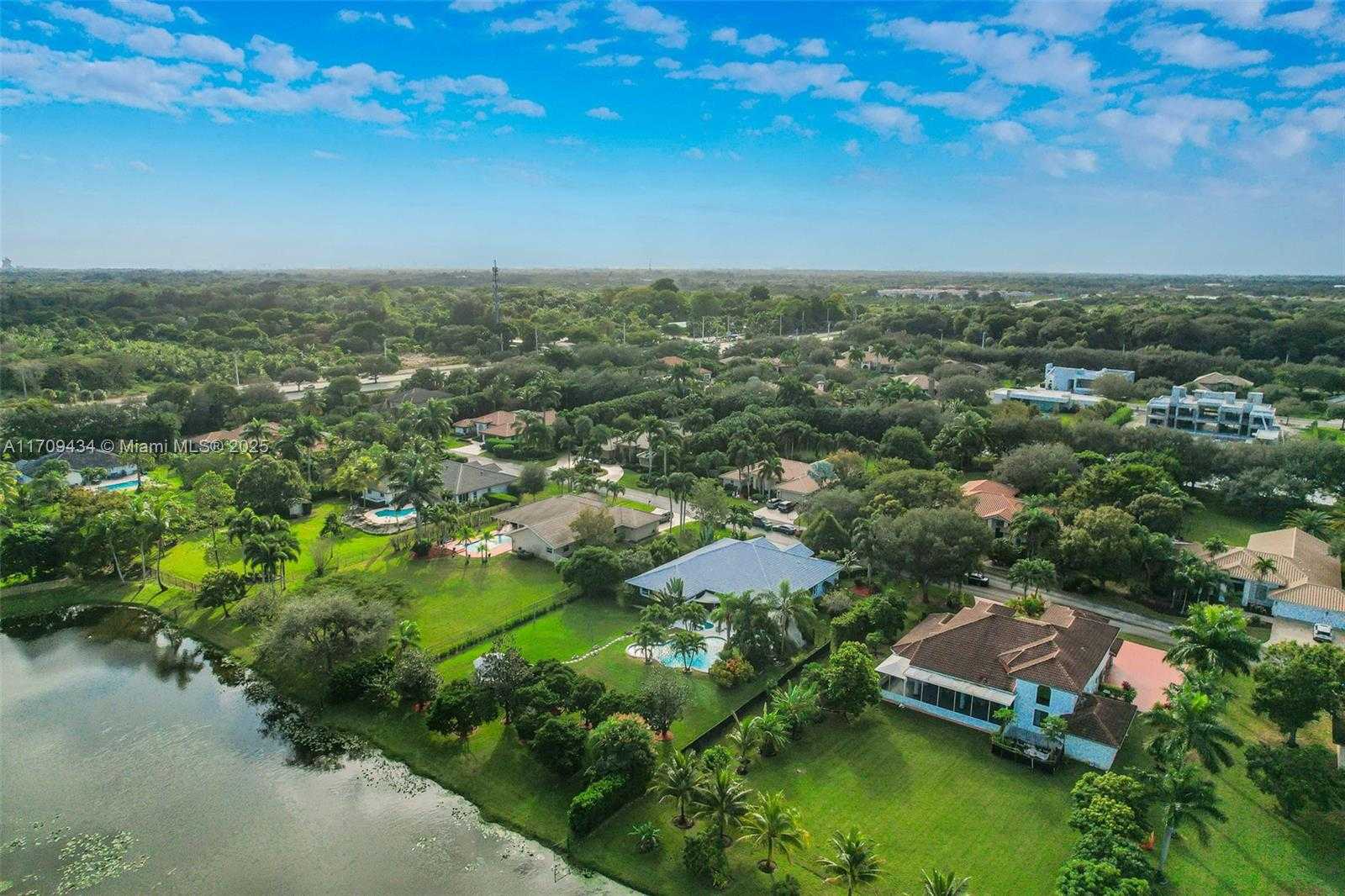 Small Image of 12555 SOUTH WEST 34TH PL, Davie Number 95