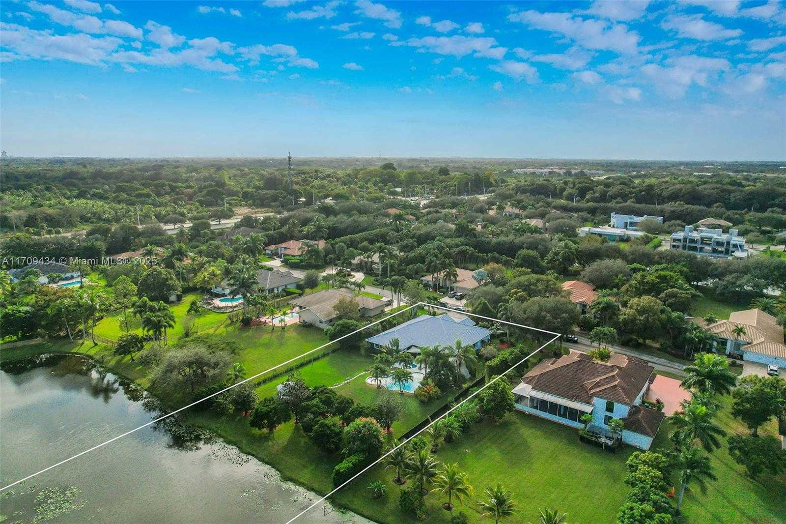 Small Image of 12555 SOUTH WEST 34TH PL, Davie Number 96