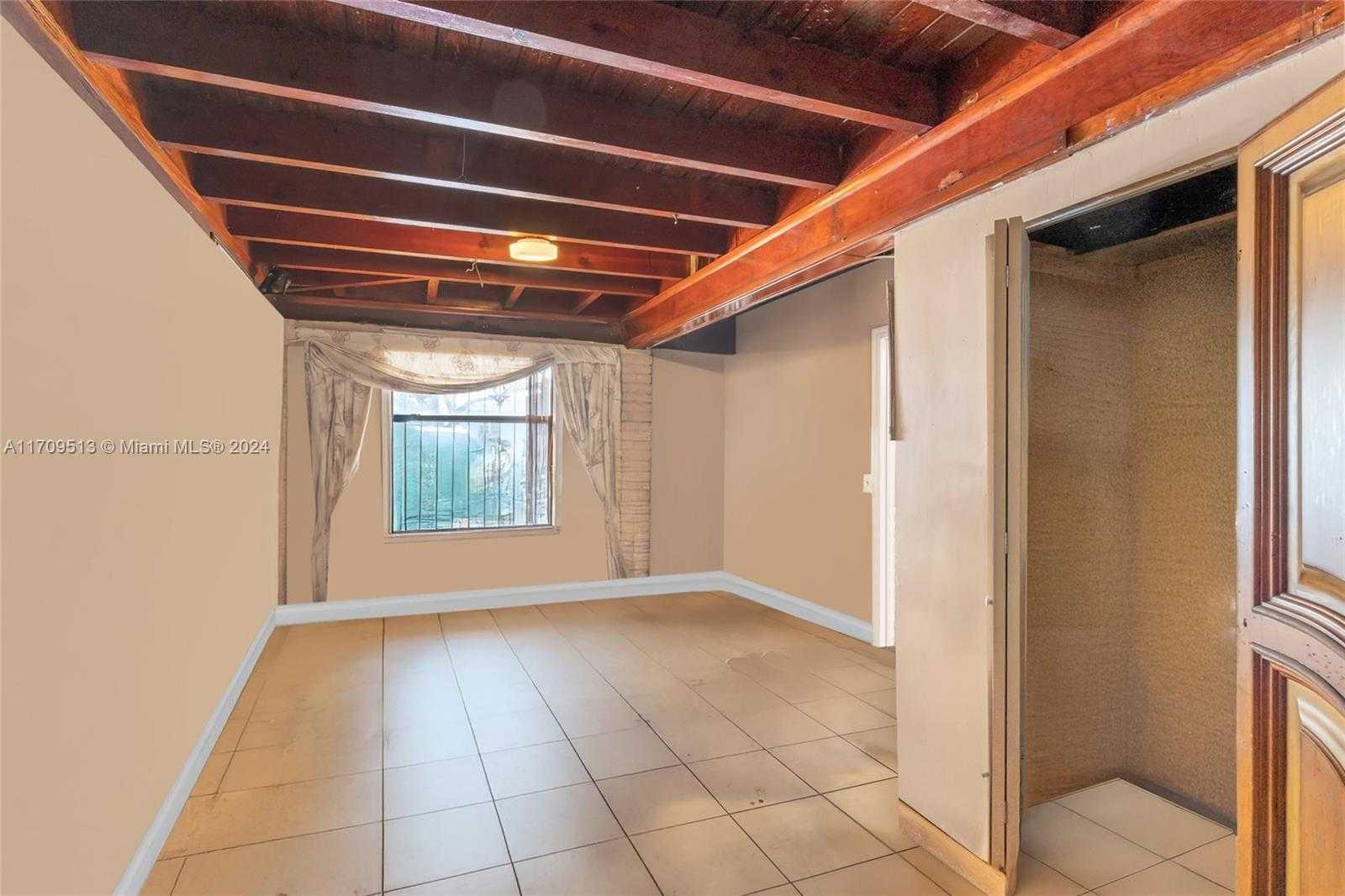 Small Image of 15411 NE 10th Ave, North Miami Beach, FL 33162, USA Number 15