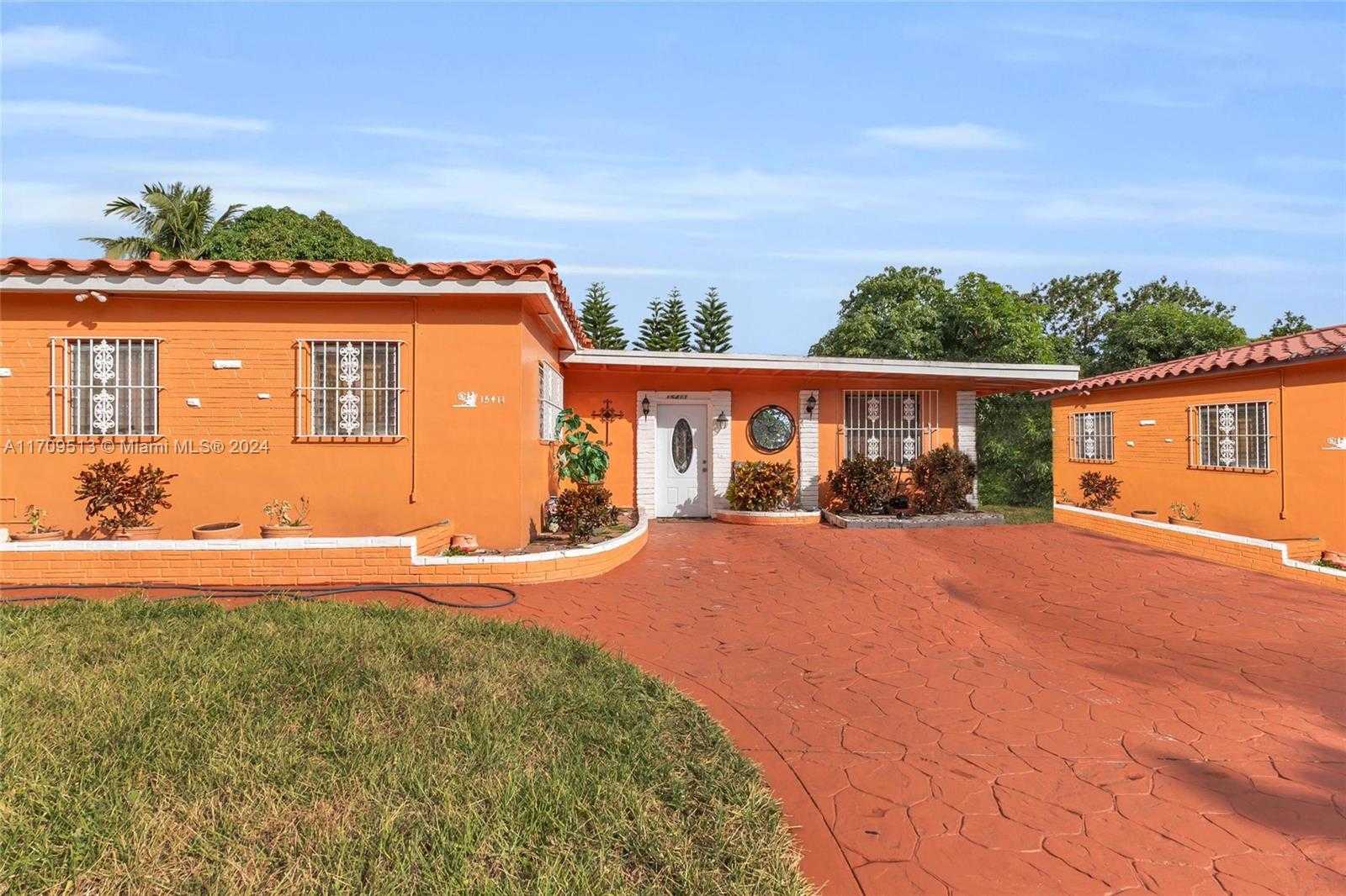 Small Image of 15411 NE 10th Ave, North Miami Beach, FL 33162, USA Number 3
