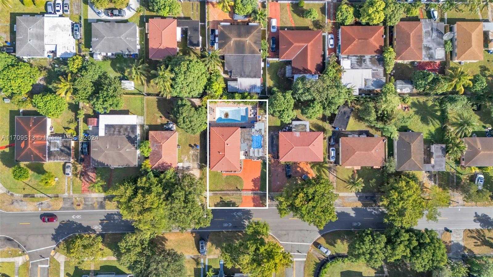 Small Image of 15411 NE 10th Ave, North Miami Beach, FL 33162, USA Number 6