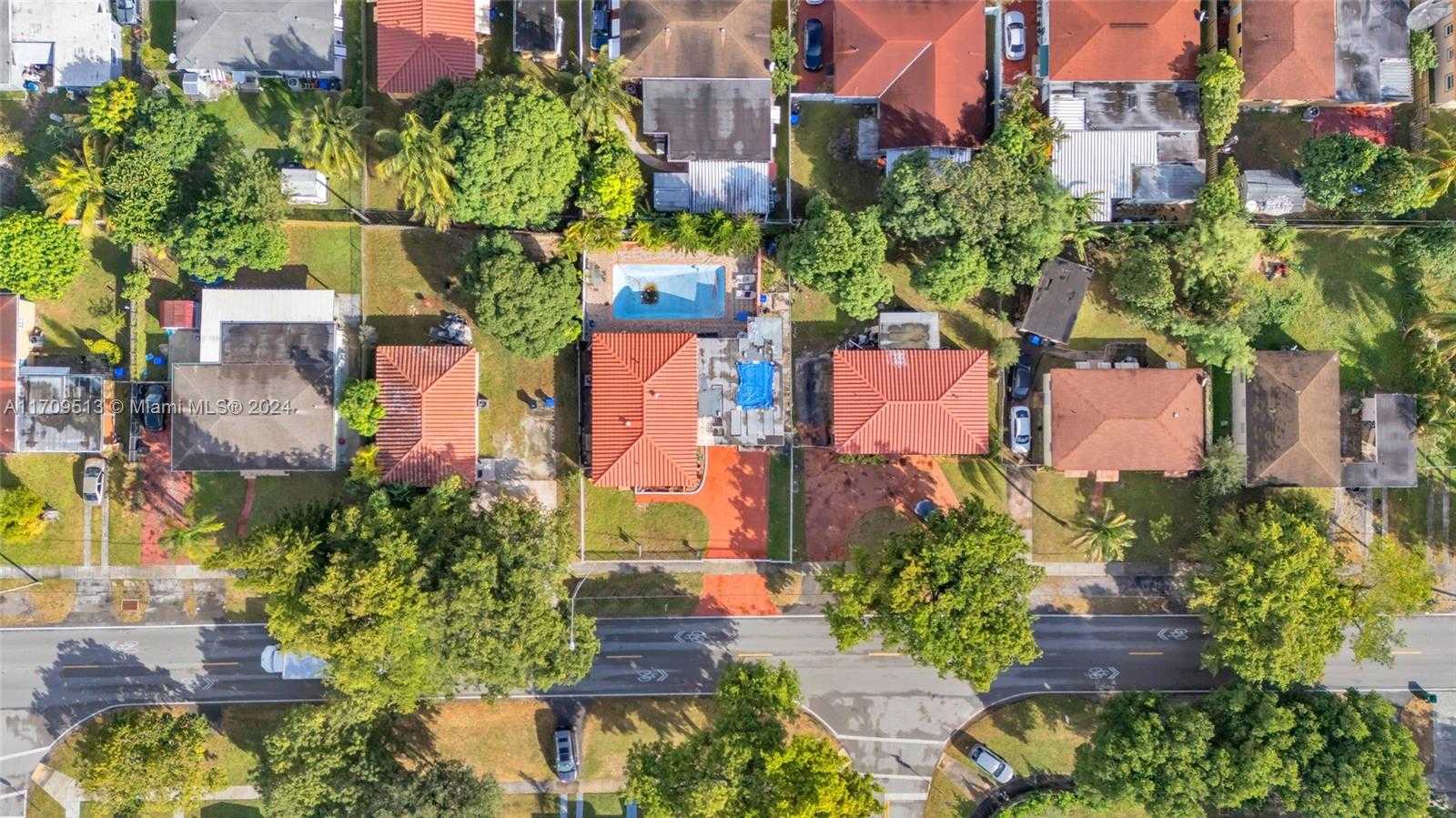 Small Image of 15411 NE 10th Ave, North Miami Beach, FL 33162, USA Number 8