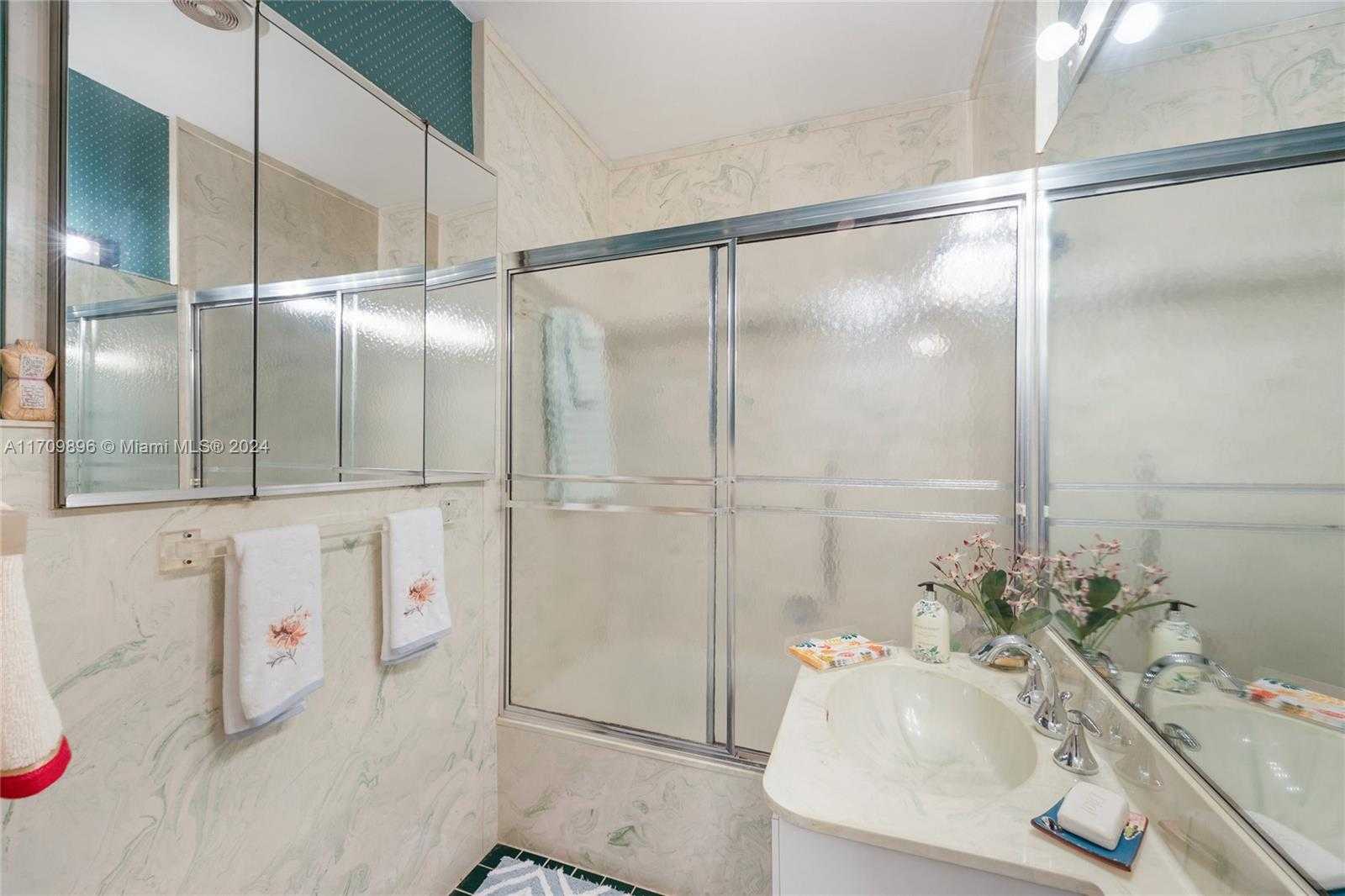 Small Image of 2316 BARBARA DR, Fort Lauderdale Number 11