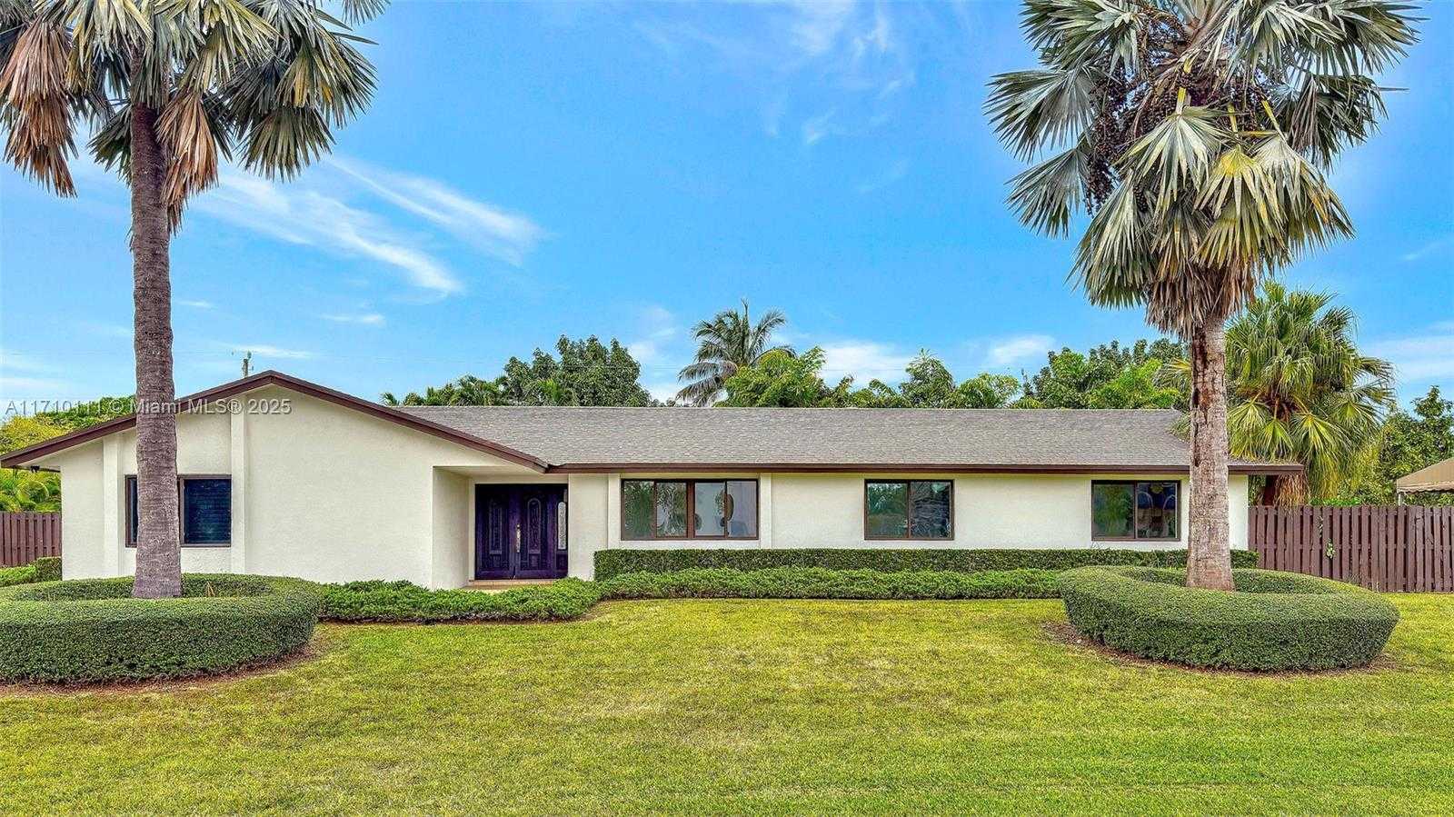 Small Image of 8531 SOUTH WEST 185TH TER, Cutler Bay Number 2