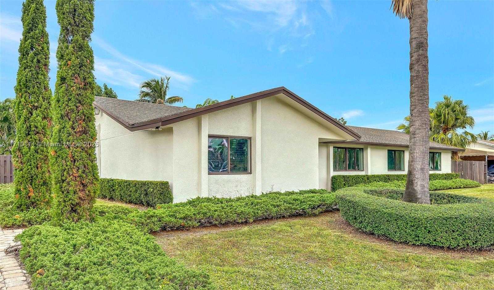 Small Image of 8531 SOUTH WEST 185TH TER, Cutler Bay Number 3