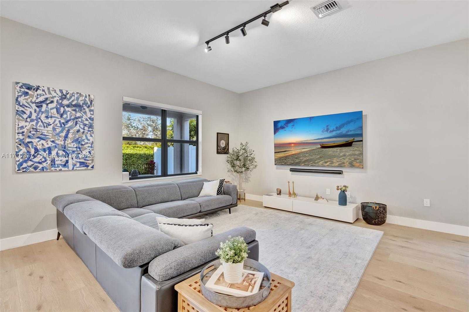 Small Image of 17473 SOUTH WEST 41ST ST, Miramar Number 3