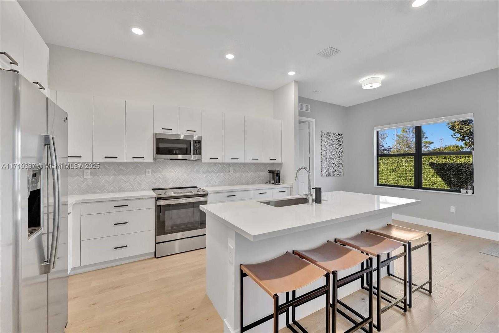 Small Image of 17473 SOUTH WEST 41ST ST, Miramar Number 4