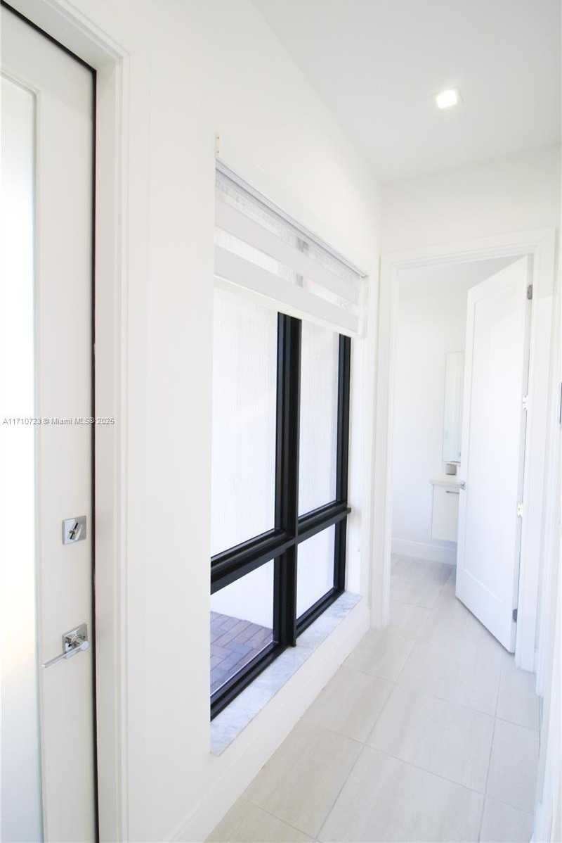 Small Image of 4311 NORTH WEST 82ND AVE, Doral Number 10