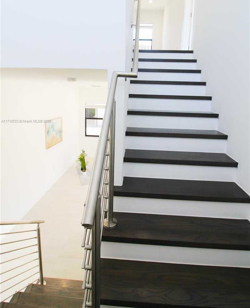 Small Image of 4311 NORTH WEST 82ND AVE, Doral Number 11